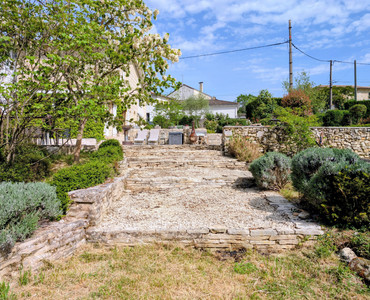 French property for sale in Abzac, Gironde - €348,000 - photo 7