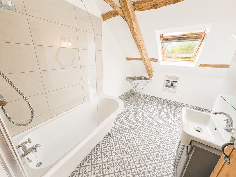 French property for sale in Neufmesnil, Manche - €249,995 - photo 8