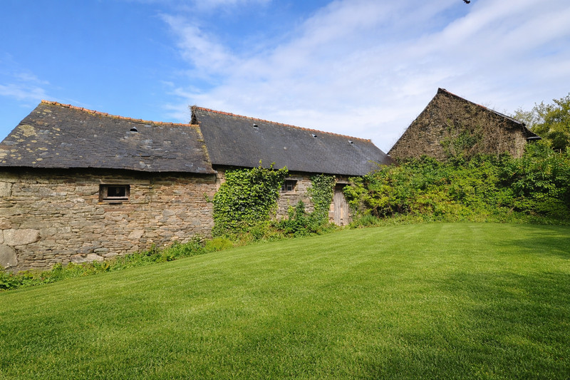 French property for sale in Maël-Carhaix, Côtes-d'Armor - €23,600 - photo 1