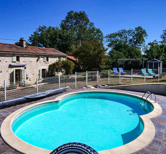French property for sale in Saint-Hilaire-des-Loges, Vendée - €239,999 - photo 1