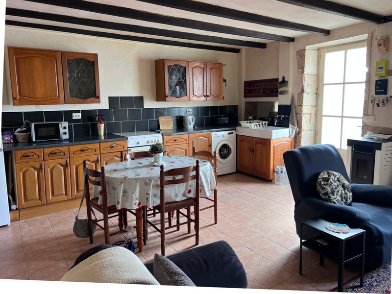 French property for sale in La Chapelle-Bâton, Vienne - €114,450 - photo 3