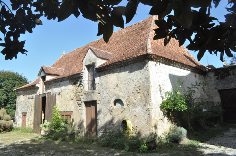 French property for sale in Thiviers, Dordogne - &#8364;689,000 - photo 9