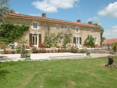 Maison à vendre à Saint-Martin-des-Fontaines, Vendée, Pays de la Loire, avec Leggett Immobilier
