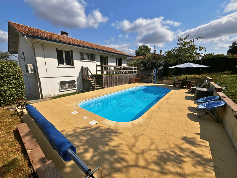 French property for sale in Seyches, Lot-et-Garonne - €225,000 - photo 9
