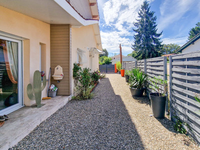 French property for sale in Cadaujac, Gironde - €495,000 - photo 9