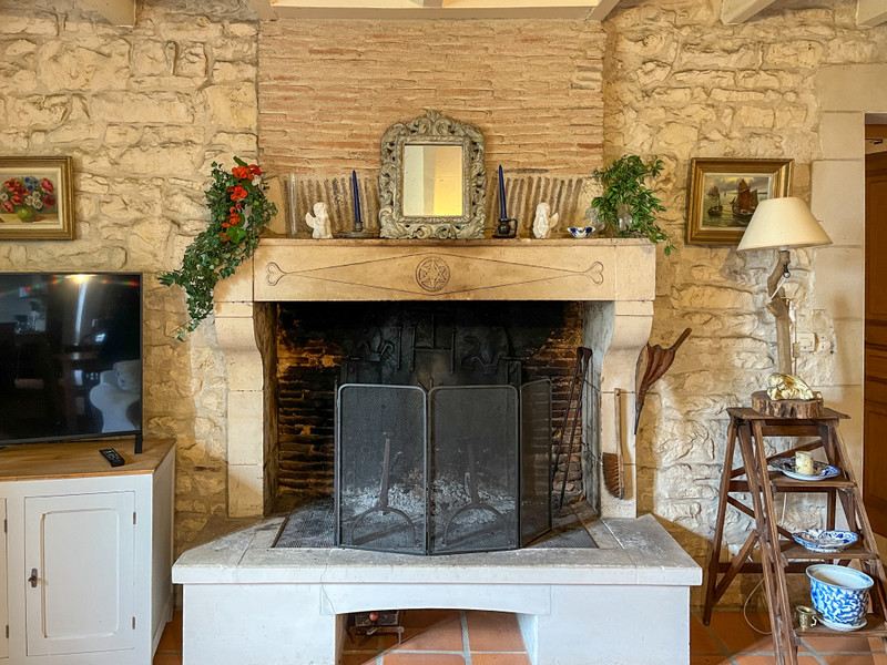 French property for sale in Mansle, Charente - €240,750 - photo 4