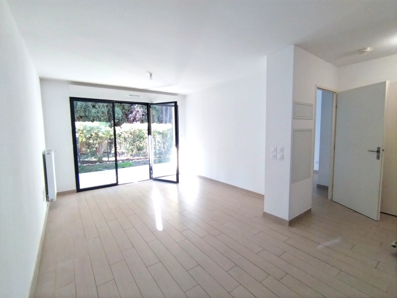 French property for sale in Toulon, Var - €261,000 - photo 5