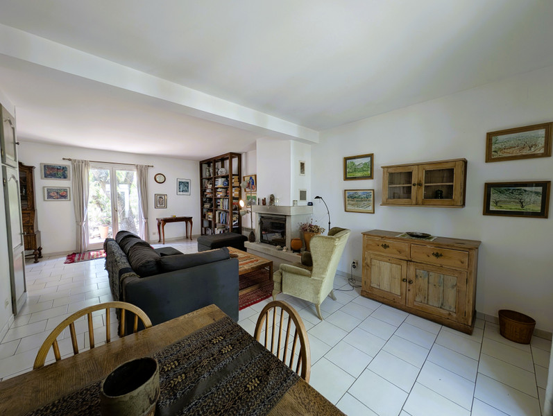 French property for sale in Maubec, Vaucluse - €485,000 - photo 4