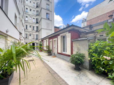 French property for sale in Paris 17e Arrondissement, Paris - €850,000 - photo 1