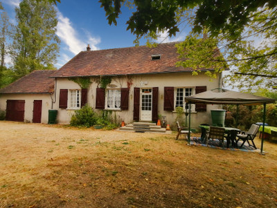 Maison à vendre à Oulches, Indre, Centre, avec Leggett Immobilier