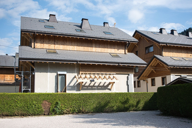 French property for sale in Morzine, Haute-Savoie - €1,240,000 - photo 2