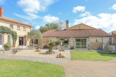 French property for sale in Saint-Aubin-le-Cloud, Deux-Sèvres - €450,000 - photo 9