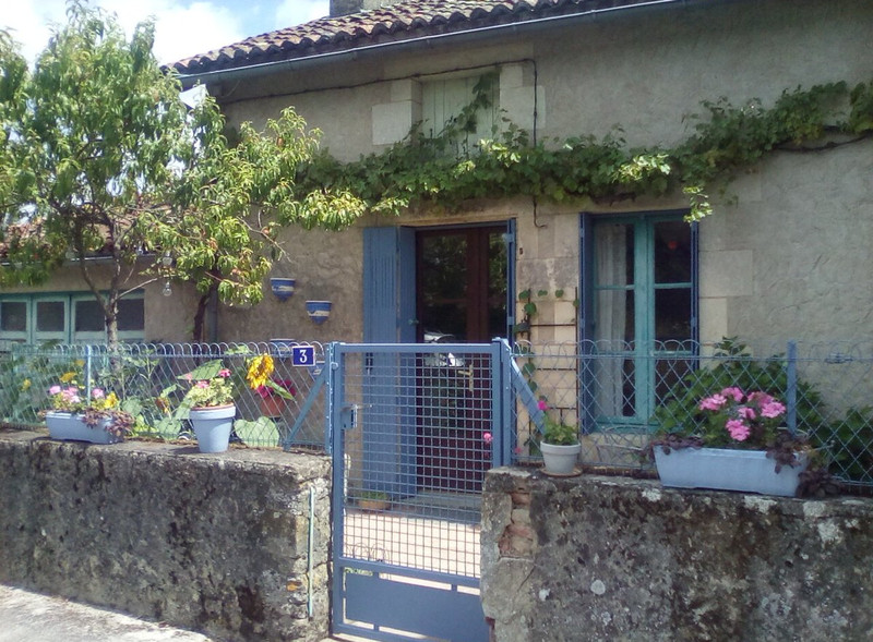 French property for sale in L'Isle-Jourdain, Vienne - €88,000 - photo 0