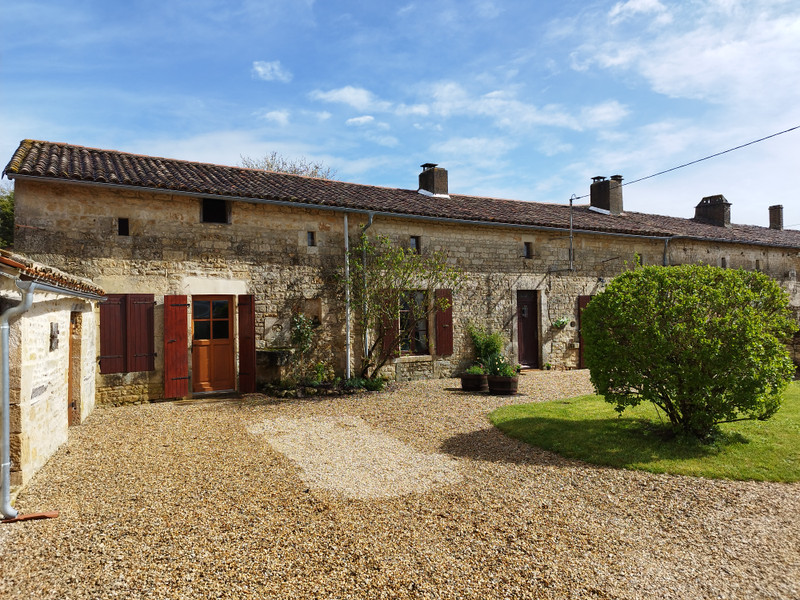 French property for sale in Alloinay, Deux-Sèvres - €170,000 - photo 14