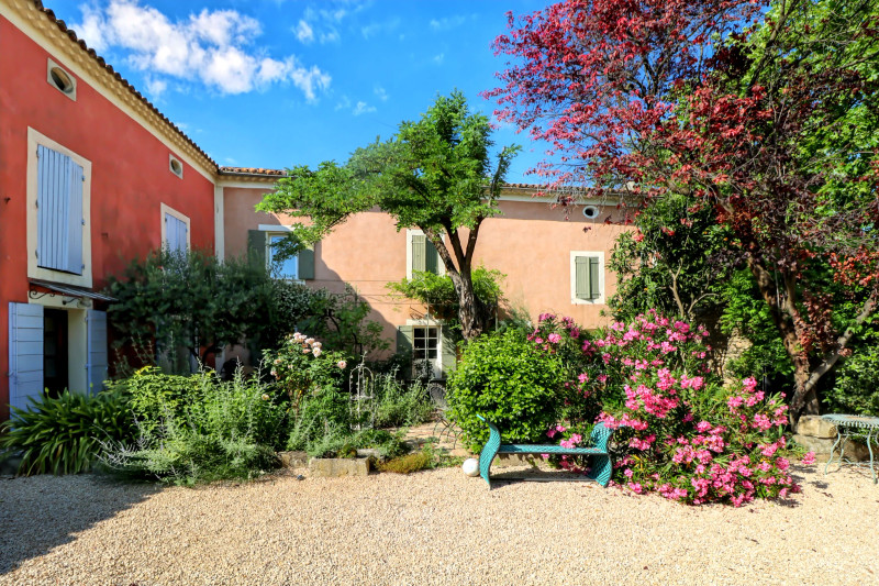 Propriété à vendre à Saint-Quentin-la-Poterie, Gard - 839 000 €