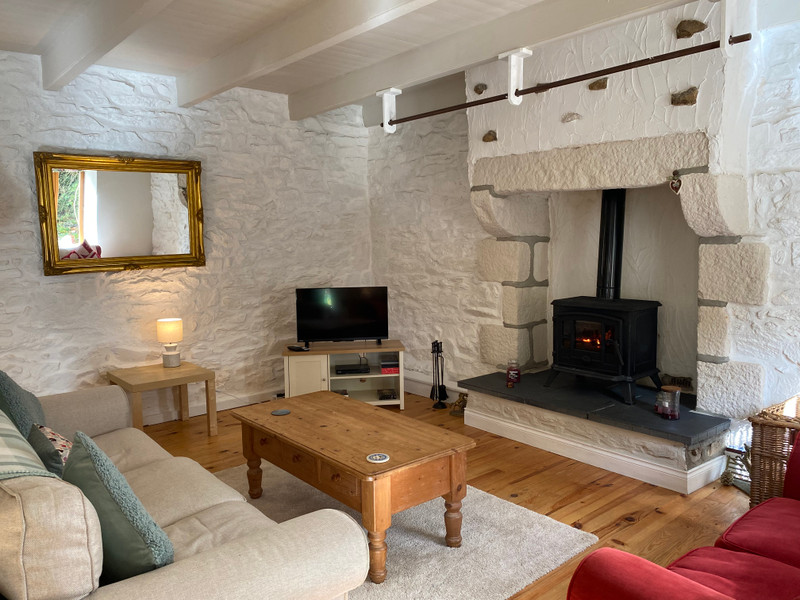 French property for sale in Belle-Isle-en-Terre, Côtes-d'Armor - €167,400 - photo 1