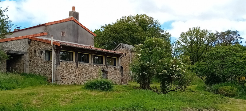 French property for sale in Bressuire, Deux-Sèvres - €297,940 - photo 0