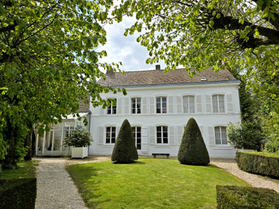 Maison à vendre à Montfort-l'Amaury, Yvelines, Île-de-France, avec Leggett Immobilier