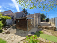 Maison à vendre à Luxé, Charente - 131.610 € - photo 10