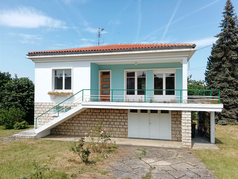 House for sale in MagnacsurTouvre Charente House with basement