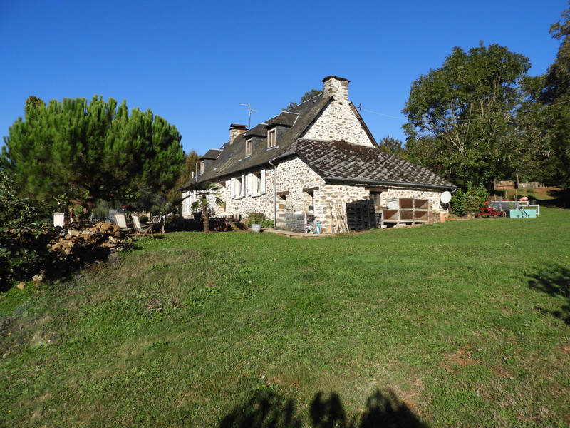 French property for sale in Vigeois, Corrèze - €399,990 - photo 2
