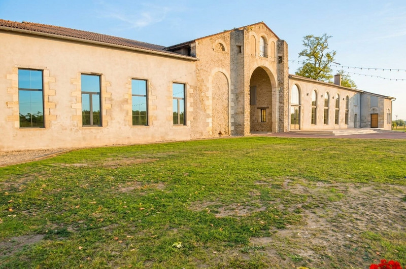 French property for sale in Marmande, Lot-et-Garonne - €1,369,000 - photo 2