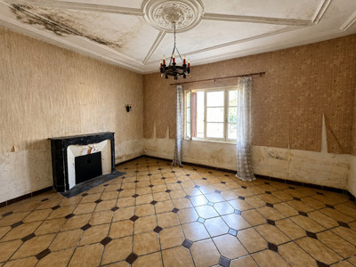 French property for sale in Chassiecq, Charente - €70,000 - photo 6