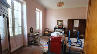 French property for sale in Thors, Charente-Maritime - €271,500 - photo 9