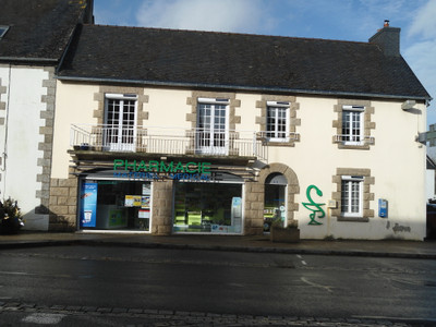 Commerce à vendre à Glomel, Côtes-d'Armor, Bretagne, avec Leggett Immobilier