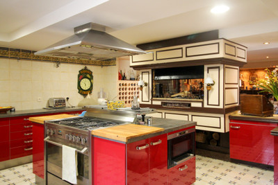 French property for sale in Nueil-sous-Faye, Vienne - €635,500 - photo 2