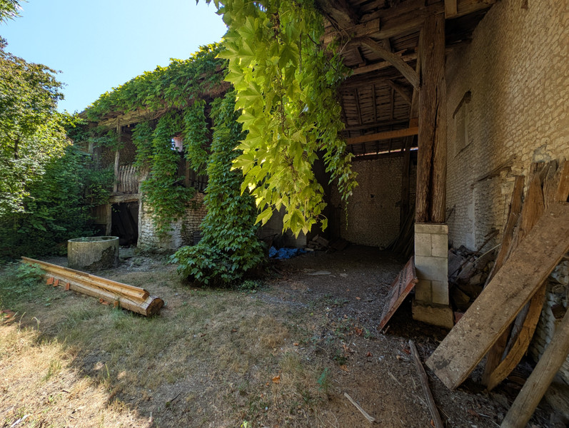 French property for sale in Saint-Germain-de-Vibrac, Charente-Maritime - €140,000 - photo 1