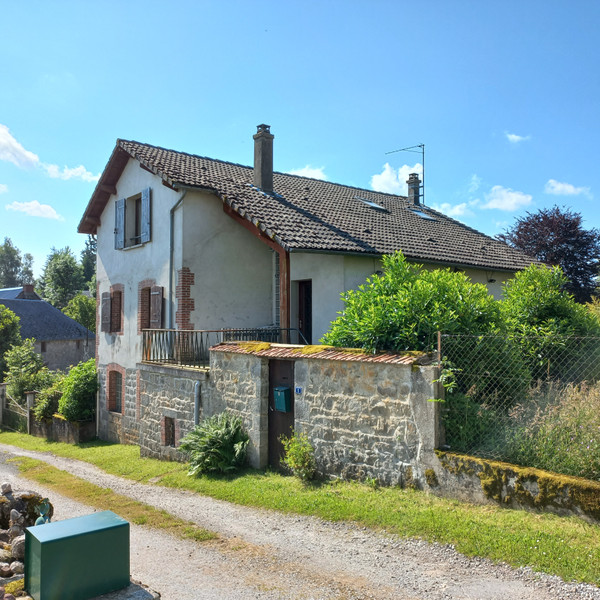 Maison à vendre à Saint-Agnant-près-Crocq, Creuse - 119.900 € - photo 1