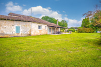 Maison à vendre à Villebois-Lavalette, Charente - 235 000 € - photo 3