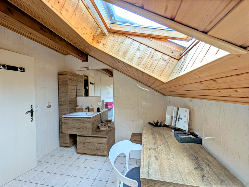 French property for sale in Sciez, Haute-Savoie - €630,000 - photo 9
