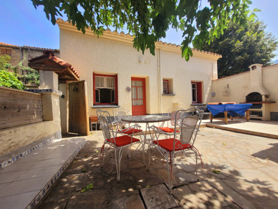 Maison à vendre à Laroque-des-Albères, Pyrénées-Orientales, Languedoc-Roussillon, avec Leggett Immobilier