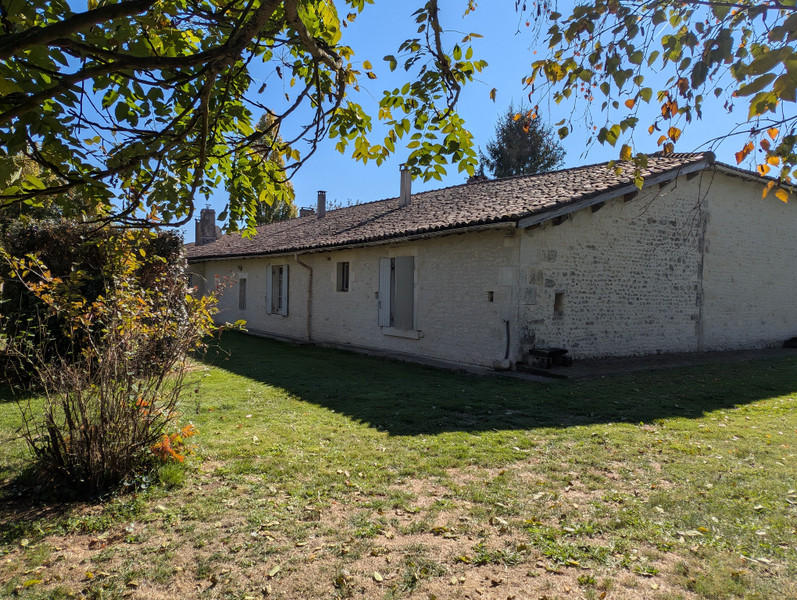 French property for sale in Messac, Charente-Maritime - €339,200 - photo 1