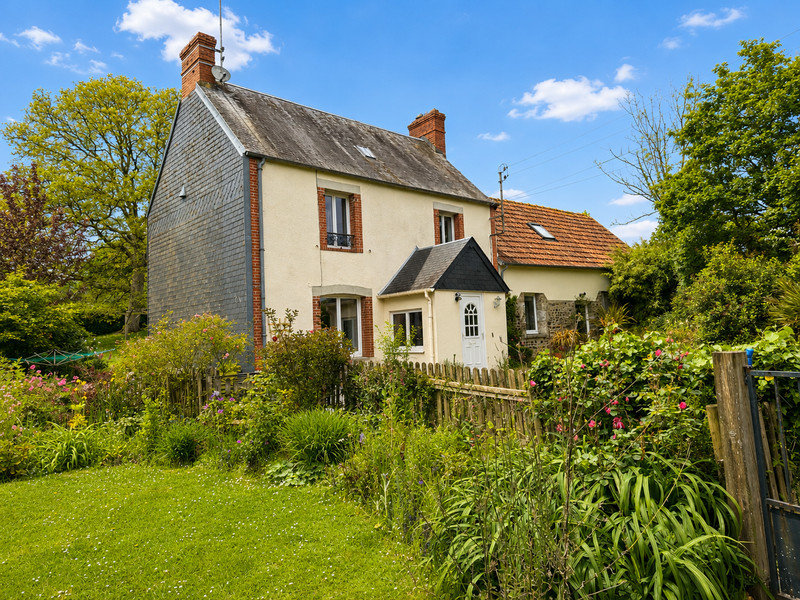 French property for sale in Montsenelle, Manche - €197,700 - photo 1