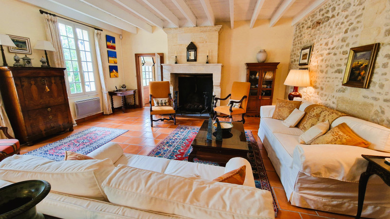 French property for sale in Saint-Christophe-de-Double, Gironde - €599,999 - photo 2