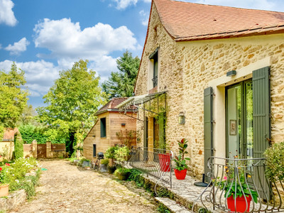 French property for sale in Sarlat-la-Canéda, Dordogne - €525,000 - photo 3