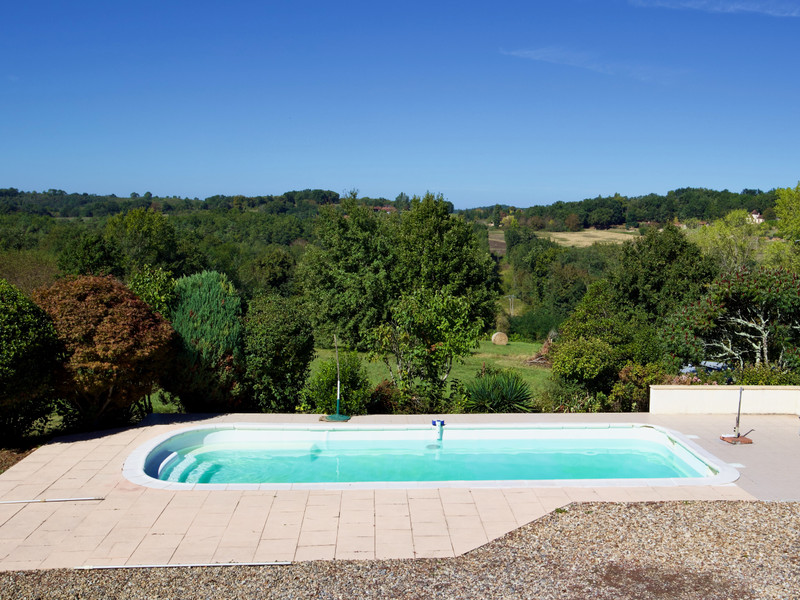 Maison à vendre à Saint-Cyprien, Dordogne - 335 000 € - photo 1