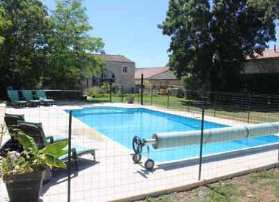Maison à vendre à Bercloux, Charente-Maritime, Poitou-Charentes, avec Leggett Immobilier
