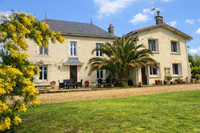 Propriété à vendre à Civray, Vienne - 479 000 € - photo n°1