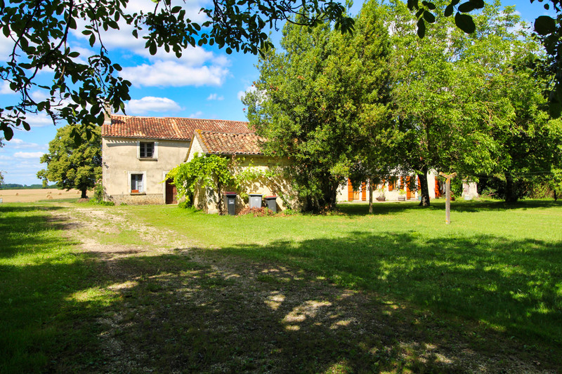 Maison à Vendre En Poitou-Charentes - Charente Superbe Maison En Pierre ...