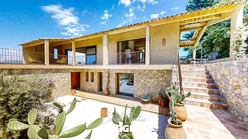 French property for sale in La Cadière-d'Azur, Var - €2,495,000 - photo 1
