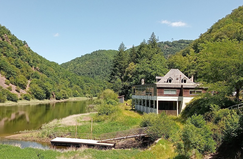 Propriété à vendre à Pleaux, Cantal - 288 900 €