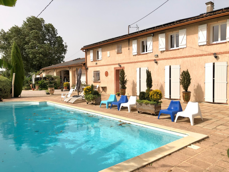 French property for sale in Muret, Haute-Garonne - €950,000 - photo 2
