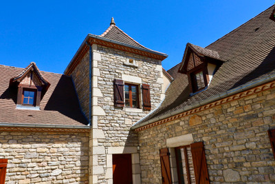 Une spectaculaire maison moderne au cœur de la région historique du Lot, près des  de la Dordogne et Cère 