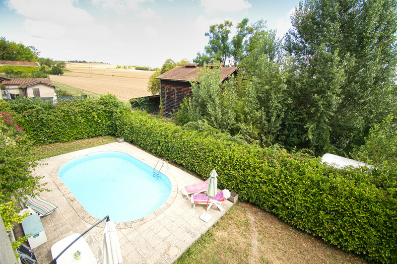 French property for sale in Seyches, Lot-et-Garonne - &#8364;200,000 - photo 2