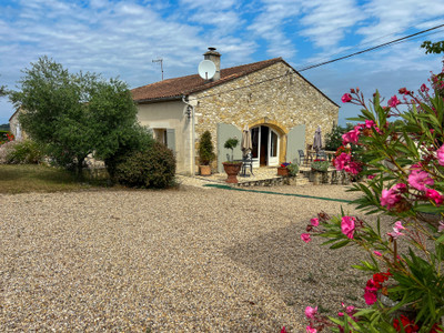 Maison à vendre à Gensac, Gironde, Aquitaine, avec Leggett Immobilier