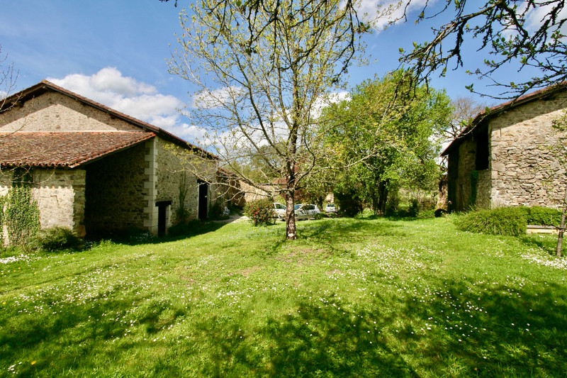 French property for sale in Sauvagnac, Charente - €280,000 - photo 5